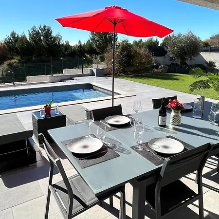 Belle Avec Piscine Et Vue فيلة Servian