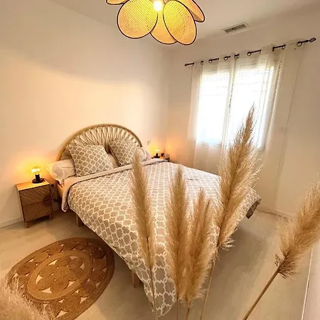 Belle Avec Piscine Et Vue فيلة Servian